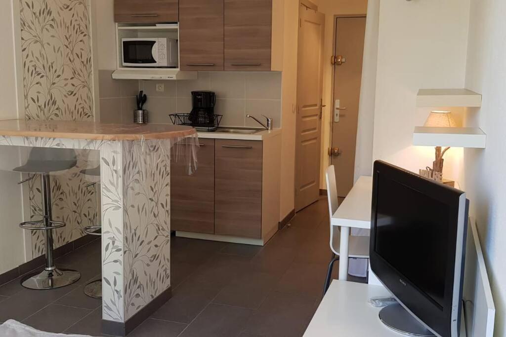 Cosy flat Apartment Биси Сен Жорж Екстериор снимка